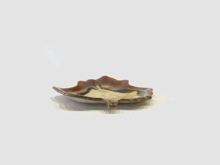 Leaf Shaped Spoon Rest by Nellie Ralat side